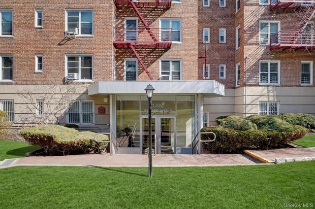 1300 Midland Avenue C67, Yonkers, NY 10704