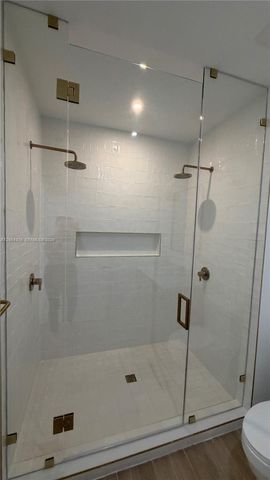 90 NE 32nd Ave. PH17, Miami, FL 33137