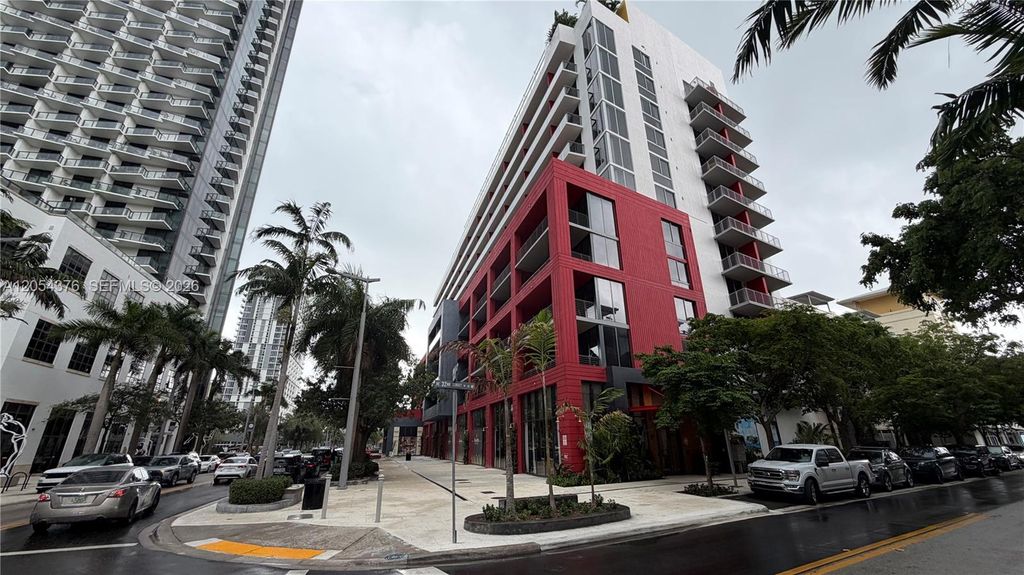 90 NE 32nd Ave. PH17, Miami, FL 33137