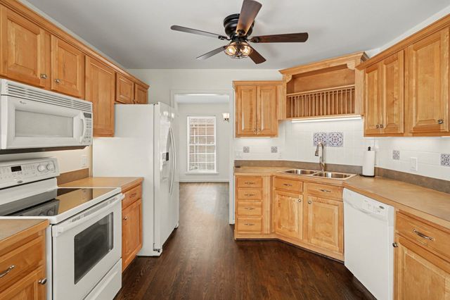 161 Fieldstone Ln, Springfield, TN 37172