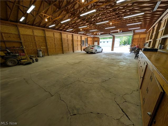 10685 Scotts Corner Road, Diamond, OH 44412