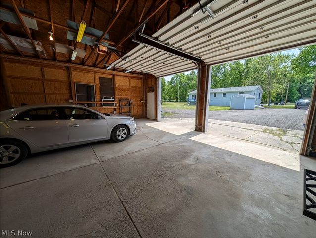 10685 Scotts Corner Road, Diamond, OH 44412