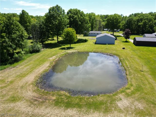 10685 Scotts Corner Road, Diamond, OH 44412