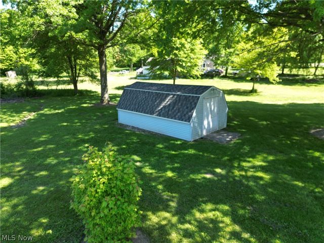 10685 Scotts Corner Road, Diamond, OH 44412