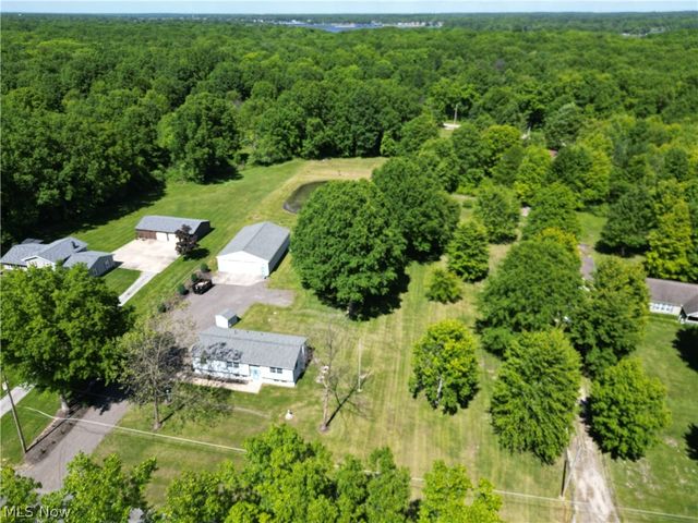 10685 Scotts Corner Road, Diamond, OH 44412