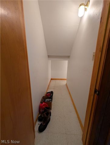 10685 Scotts Corner Road, Diamond, OH 44412