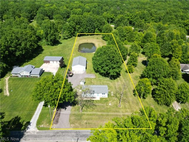 10685 Scotts Corner Road, Diamond, OH 44412