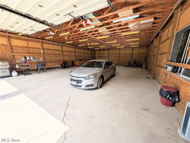10685 Scotts Corner Road, Diamond, OH 44412