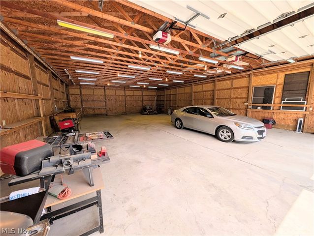 10685 Scotts Corner Road, Diamond, OH 44412