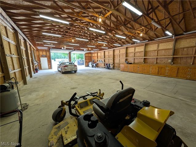 10685 Scotts Corner Road, Diamond, OH 44412