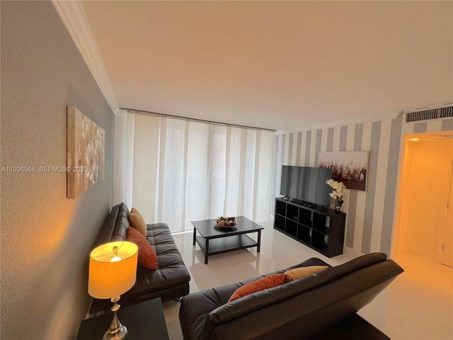 401 69th St 304, Miami Beach, FL 33141