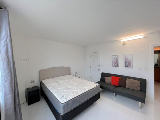 401 69th St 304, Miami Beach, FL 33141