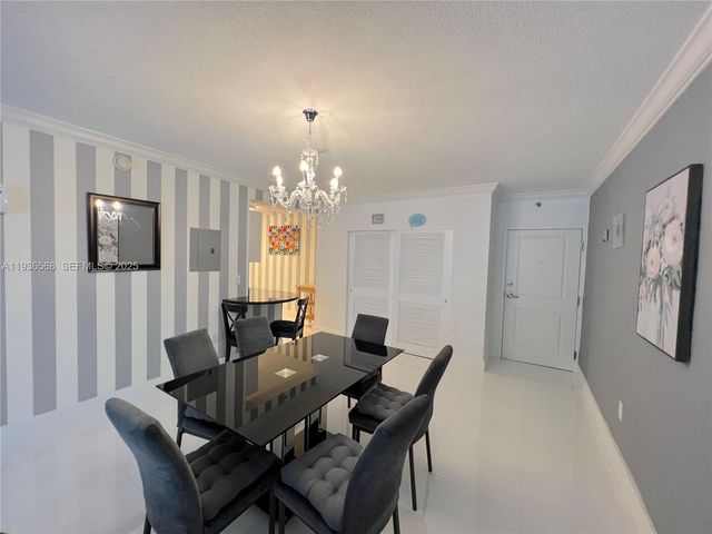 401 69th St 304, Miami Beach, FL 33141