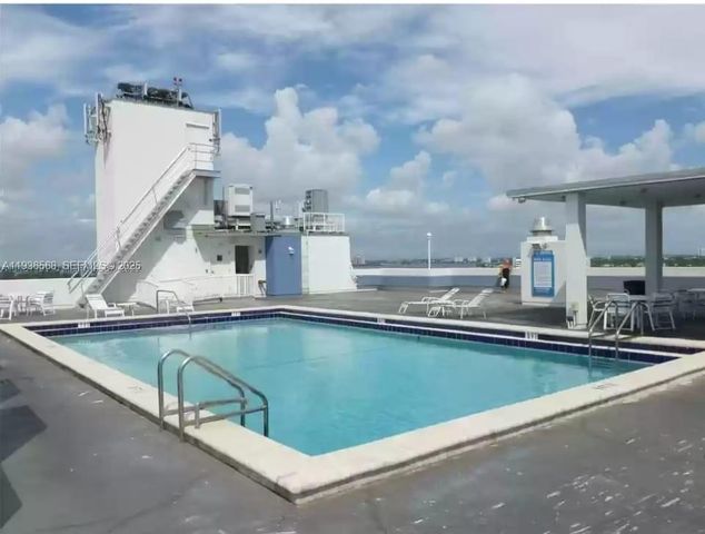 401 69th St 304, Miami Beach, FL 33141