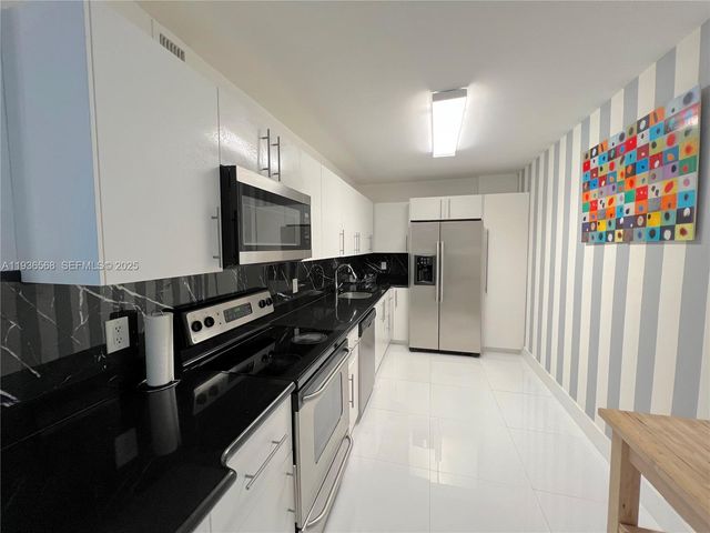 401 69th St 304, Miami Beach, FL 33141