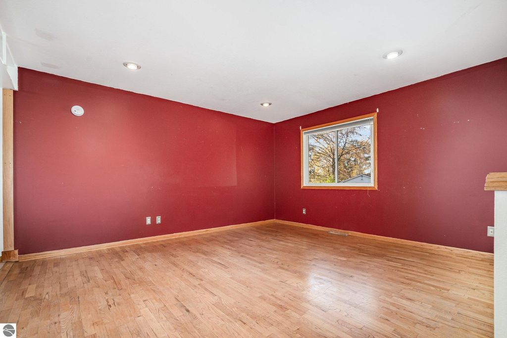 Image 8 of property listing at 1029 Taylor Street, Mt Pleasant, MI 48858