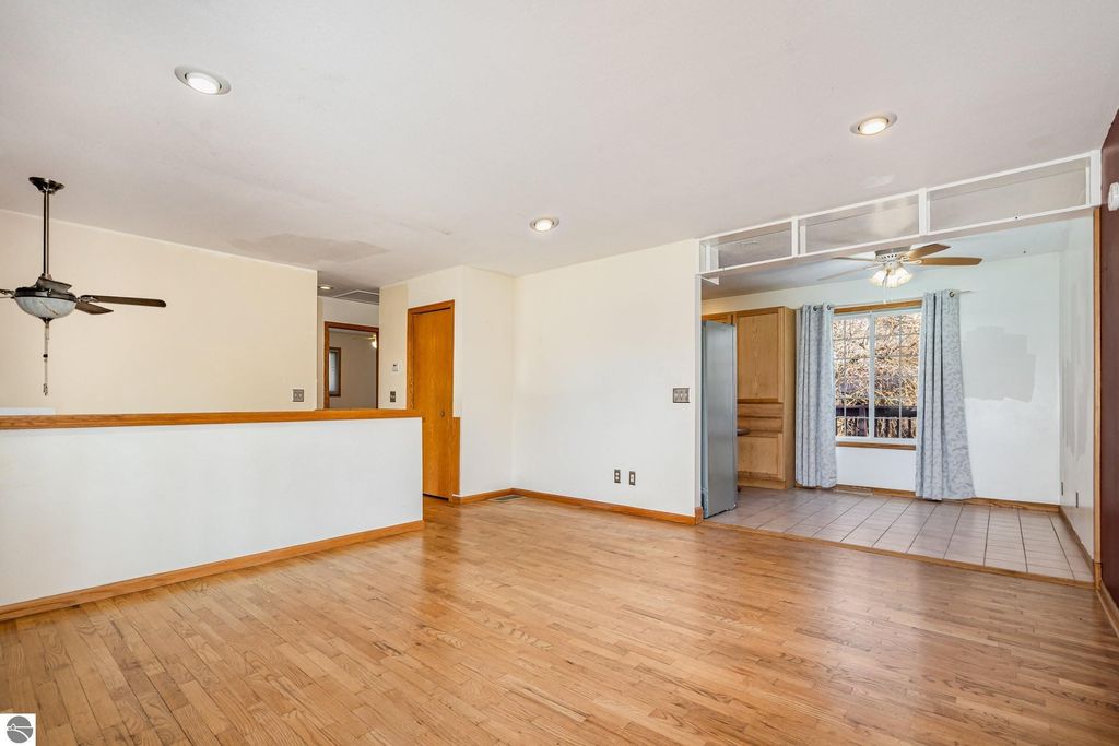 Image 9 of property listing at 1029 Taylor Street, Mt Pleasant, MI 48858