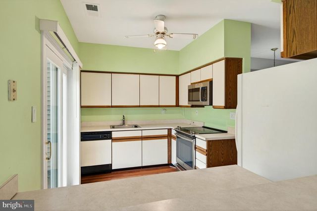 3 OAK LEAF LN, Downingtown, PA 19335