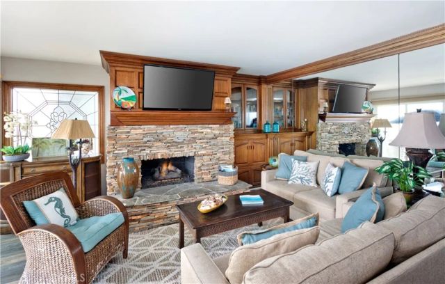 1249 Ocean Front C, Laguna Beach, CA 92651