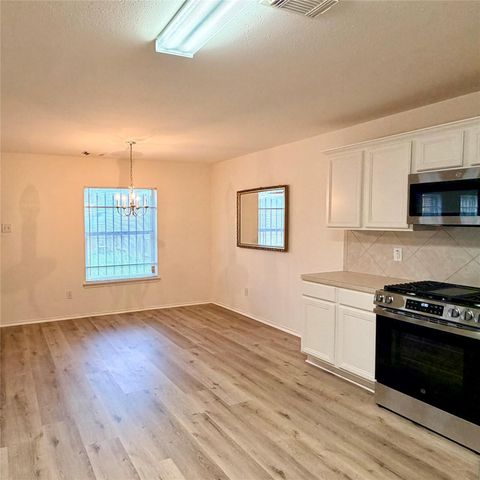 15627 Haleys Landing Lane, Houston, TX 77095