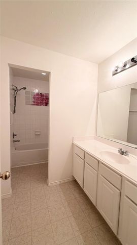 15627 Haleys Landing Lane, Houston, TX 77095