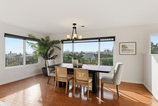 510 Kent St, Petaluma, CA 94952