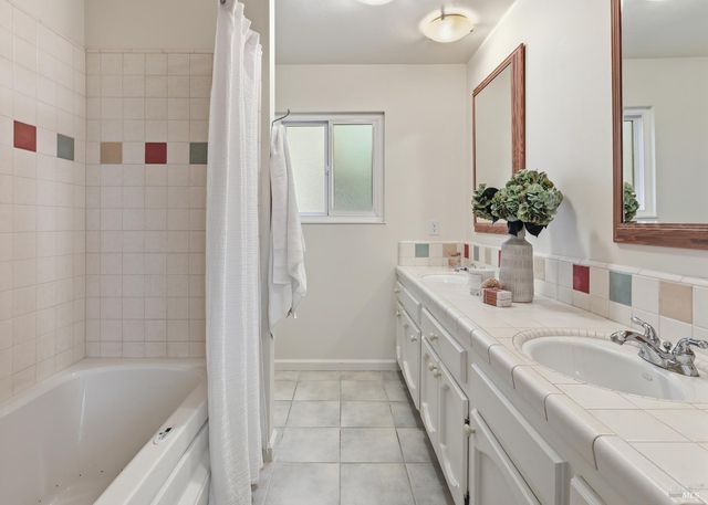 510 Kent St, Petaluma, CA 94952