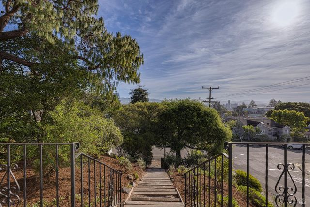 510 Kent St, Petaluma, CA 94952