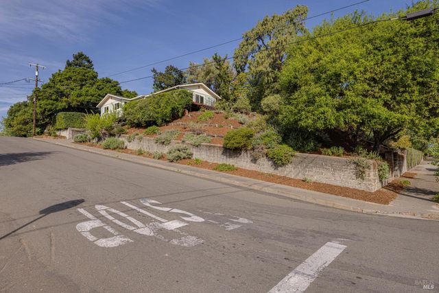 510 Kent St, Petaluma, CA 94952