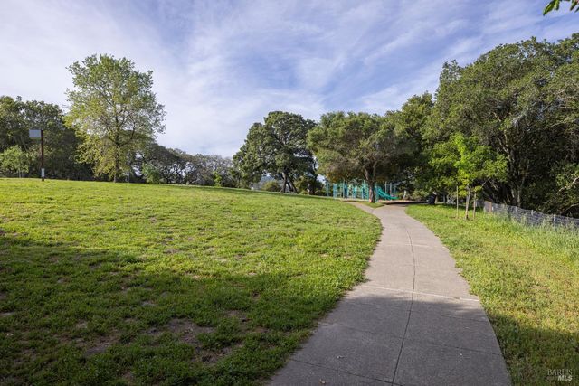 510 Kent St, Petaluma, CA 94952