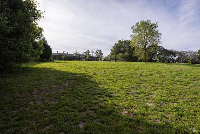 510 Kent St, Petaluma, CA 94952