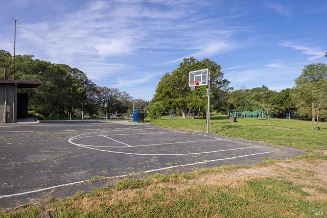 510 Kent St, Petaluma, CA 94952