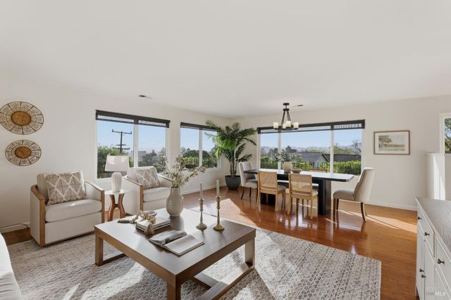 510 Kent St, Petaluma, CA 94952