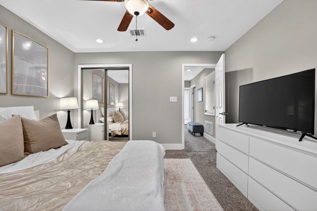 935 La Posada DR 128, Austin, TX 78752