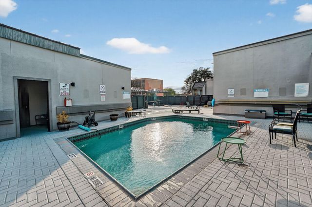 935 La Posada DR 128, Austin, TX 78752