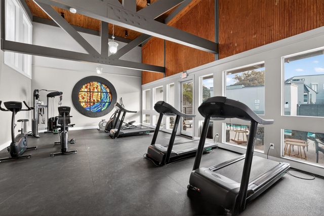 935 La Posada DR 128, Austin, TX 78752