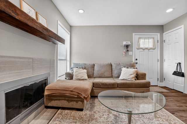 935 La Posada DR 128, Austin, TX 78752