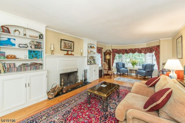 10 Farview Ave, Randolph Twp., NJ 07869