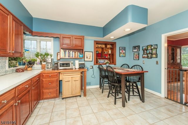 10 Farview Ave, Randolph Twp., NJ 07869