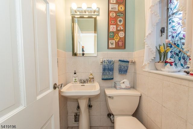 10 Farview Ave, Randolph Twp., NJ 07869