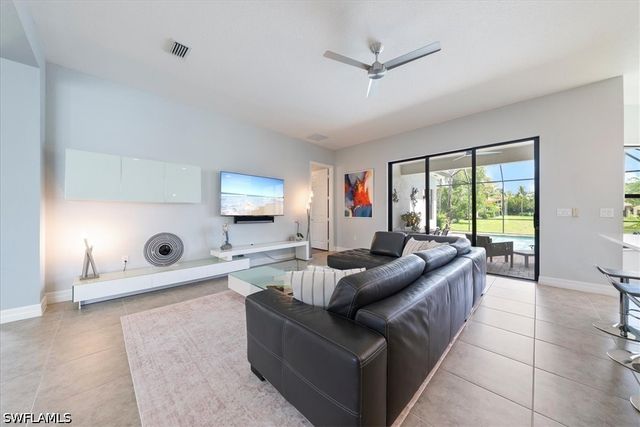 3264 Pacific DR, Naples, FL 34119