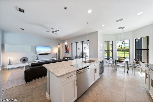 3264 Pacific DR, Naples, FL 34119