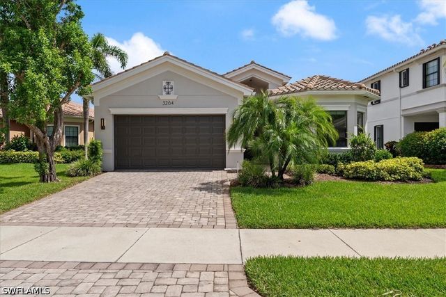 3264 Pacific DR, Naples, FL 34119