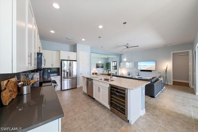 3264 Pacific DR, Naples, FL 34119
