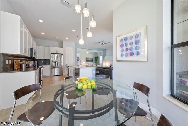 3264 Pacific DR, Naples, FL 34119
