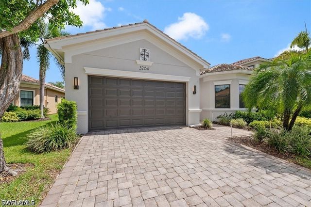 3264 Pacific DR, Naples, FL 34119