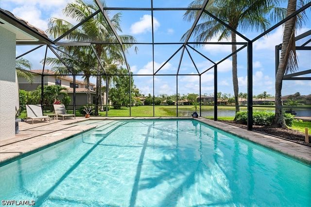 3264 Pacific DR, Naples, FL 34119