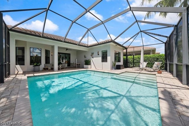 3264 Pacific DR, Naples, FL 34119