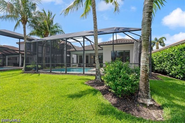 3264 Pacific DR, Naples, FL 34119