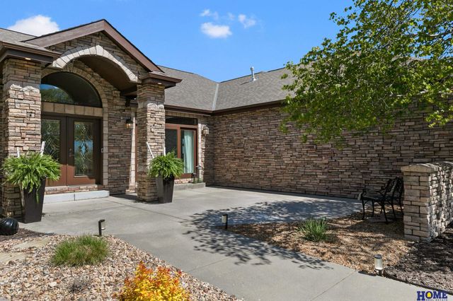 5301 Sawgrass Drive, Lincoln, NE 68526